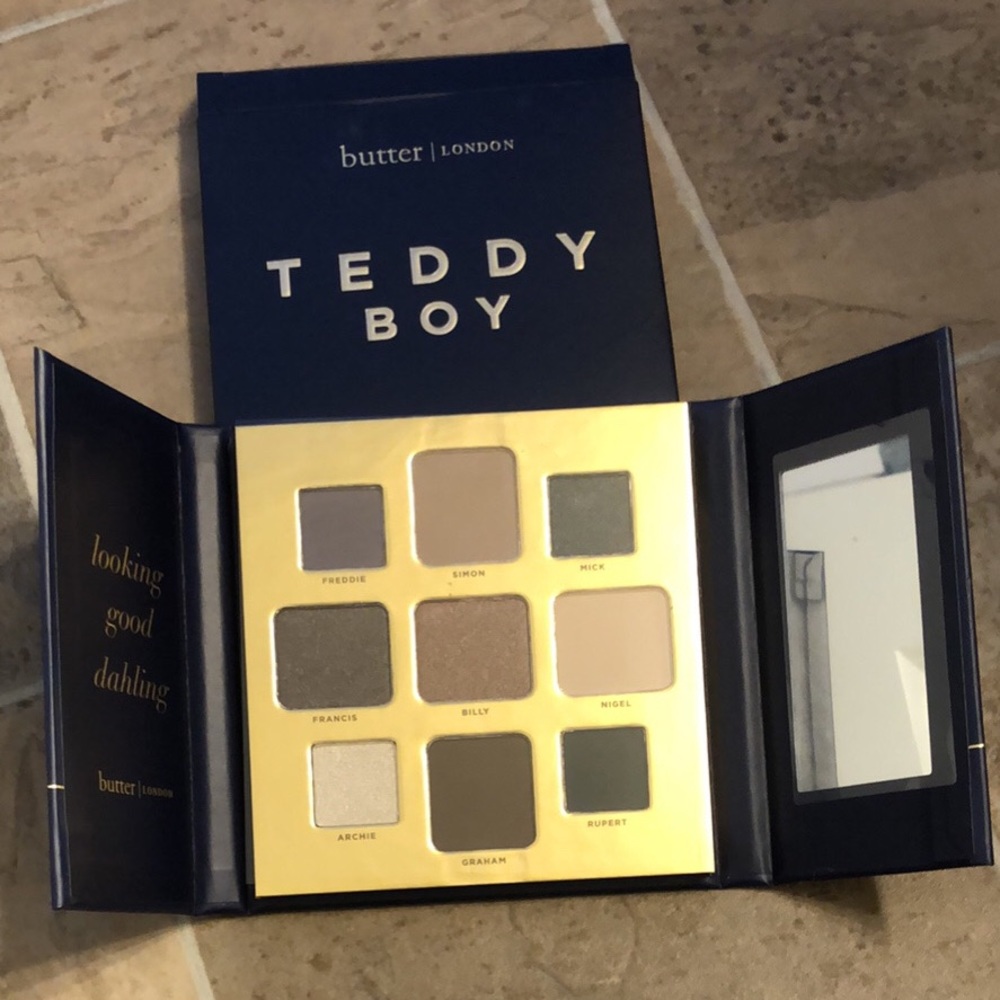 Brand new never been used eyeshadow palette